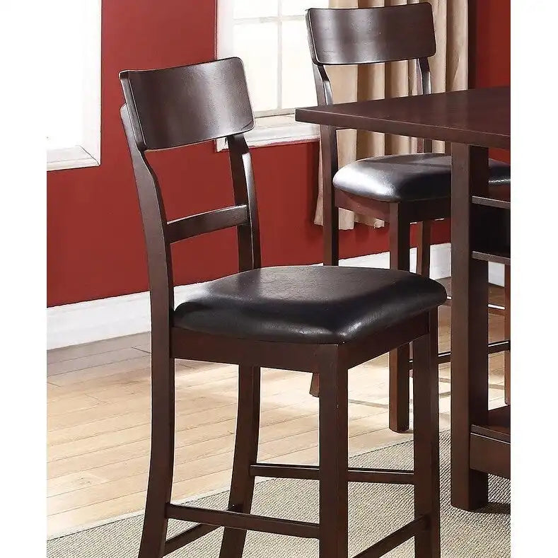 Set aus 2 Esszimmerstühlen, braune Möbel aus Massivholz, Thekenhöhe, gepolsterte Sitzflächen und einzigartige Rückenlehnen